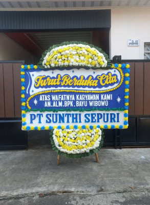 Papan Bunga Duka di Kakenturan Satu
